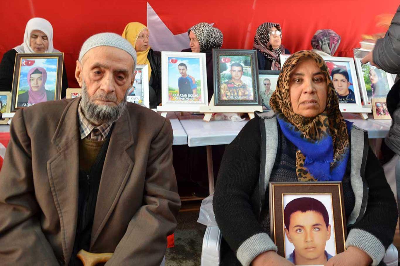 ٣ خانەوادەی دیکە بەژداری چالاکی دانیشتن لە پێش بارەگای هەدەپە بوو